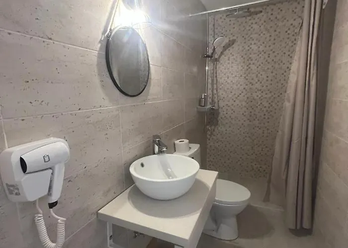 Ama Boutique Constança