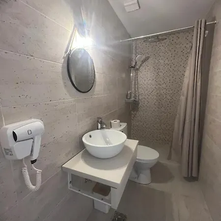 Ama Boutique Constança